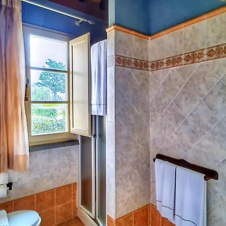 Spacious With Shared Pool, Cleaning Included Apartman Donoratico