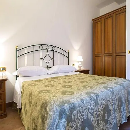 Spacious With Shared Pool, Cleaning Included Apartman